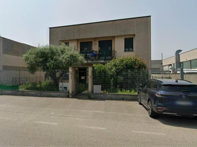 Capannone in vendita a Cascina Aguzzafame, Vigevano