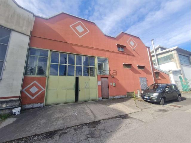 Capannone in vendita a Biumo Superiore, Varese