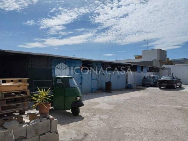 Capannone in vendita a Municipio 4, Puglia