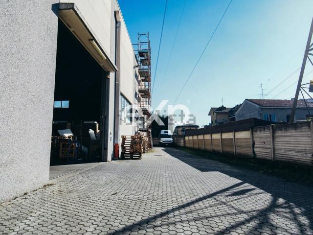 Capannone in vendita a Seveso, Lombardia
