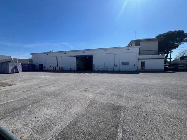 Capannone in vendita a Monfalcone, Friuli-Venezia Giulia