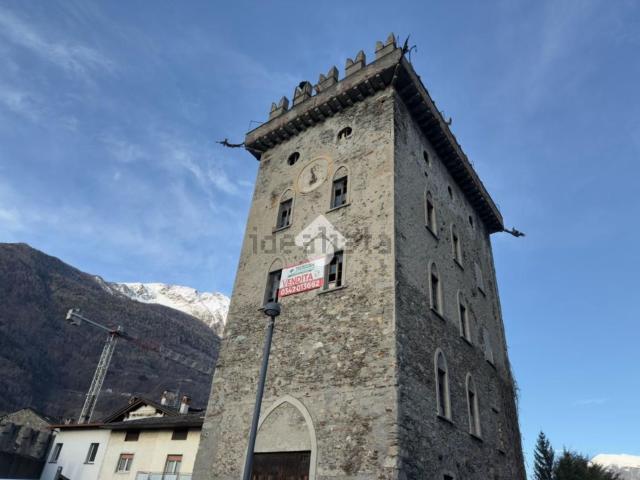 Capannone in vendita a Tirano, Lombardia