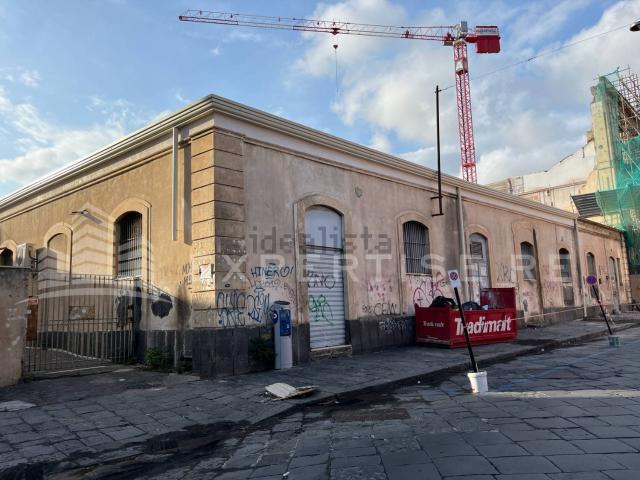 Capannone in vendita a Centro storico, Catania