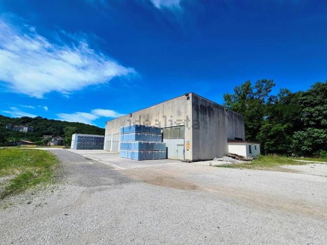 Capannone in vendita a Savogna D'isonzo, Friuli-Venezia Giulia