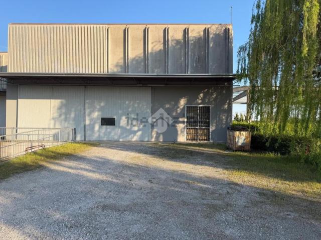 Capannone in vendita a Zoppola, Friuli-Venezia Giulia