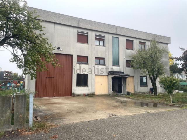 Capannone in vendita a Nuovo Circondario Imolese, Imola