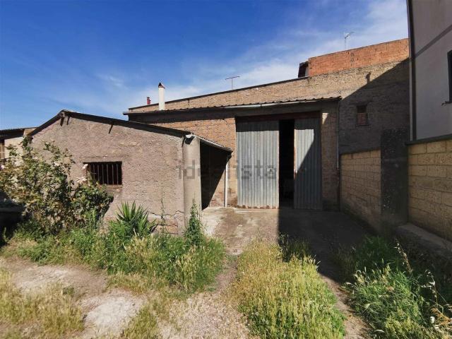 Capannone in vendita a Tuscania, Lazio