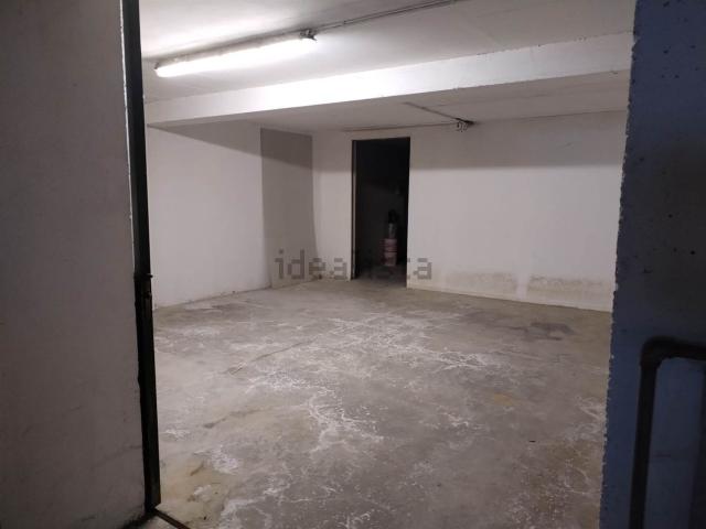 Capannone in vendita a Perugia, Borgo Collestrada