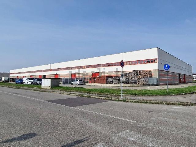 Capannone in vendita a Abbiategrasso, Lombardia