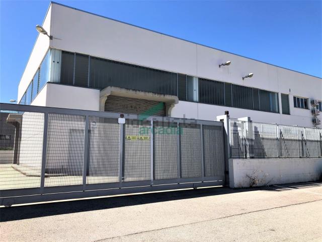 Capannone in vendita a Puglia, Bari