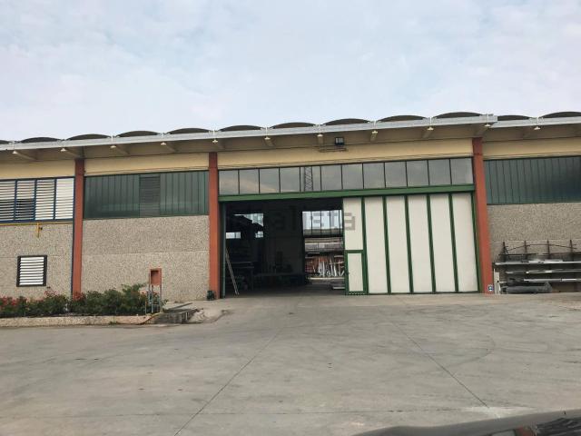 Capannone in vendita a Buttapietra, Veneto