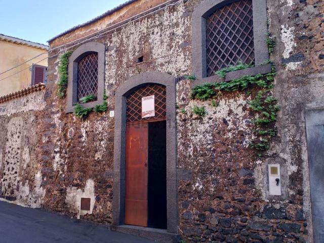 Capannone in vendita a Mascalucia, Sicilia
