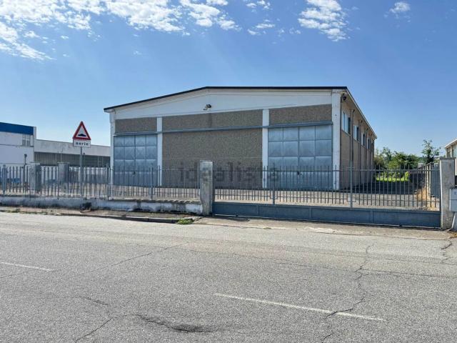 Capannone in vendita a Oltreponte, Piemonte