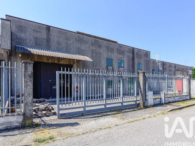 Capannone in vendita a Meredo, Seveso