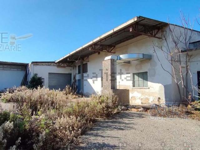 Capannone in vendita a Municipio 2, Puglia