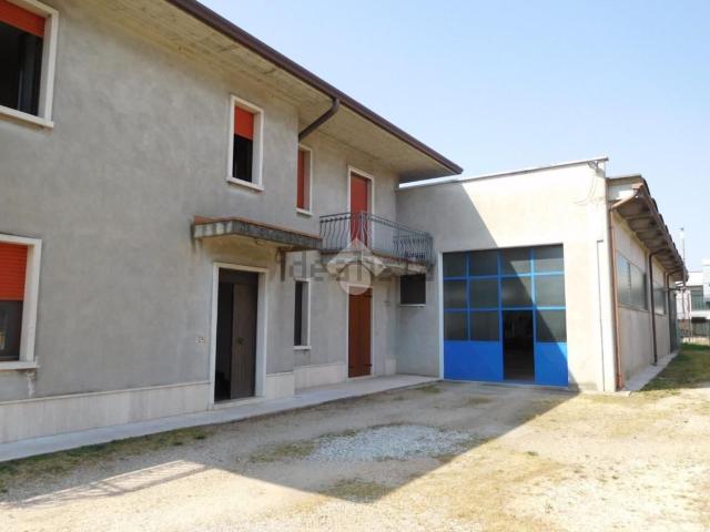 Capannone in vendita a Buttapietra, Veneto