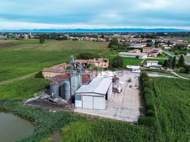 Capannone in vendita a Scandolara Ravara, Lombardia