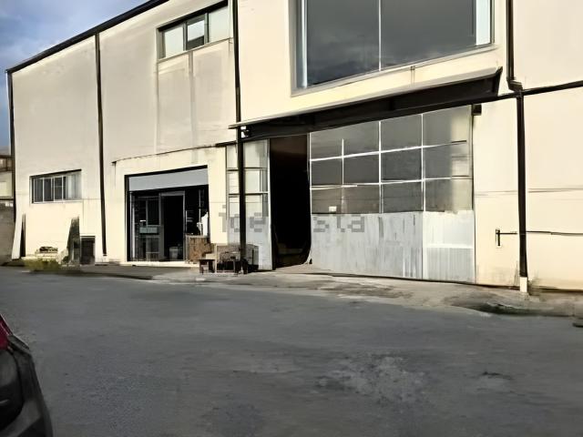 Capannone in vendita a Calabria, Cosenza
