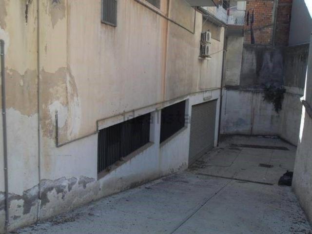 Capannone in vendita a Paternò, Sicilia