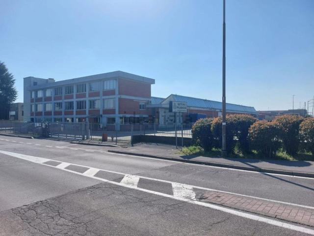 Capannone in vendita a Seguro, Settimo Milanese