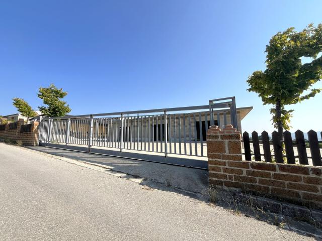 Capannone in vendita a San Giorgio Del Sannio, Campania