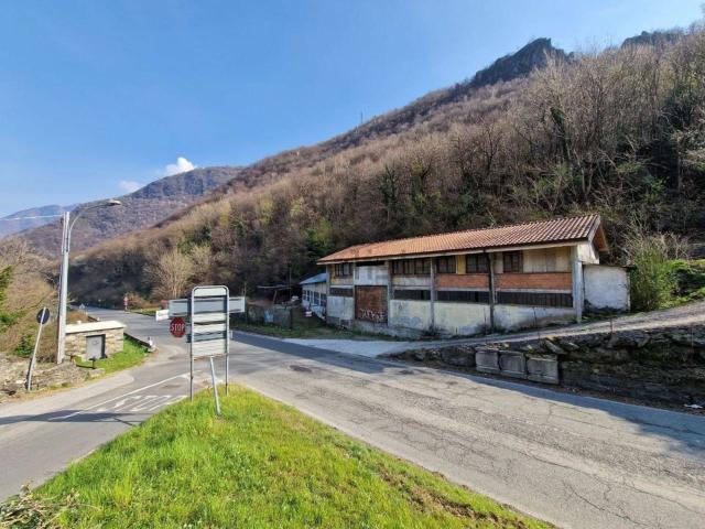 Capannone in vendita a Dorio, Lombardia