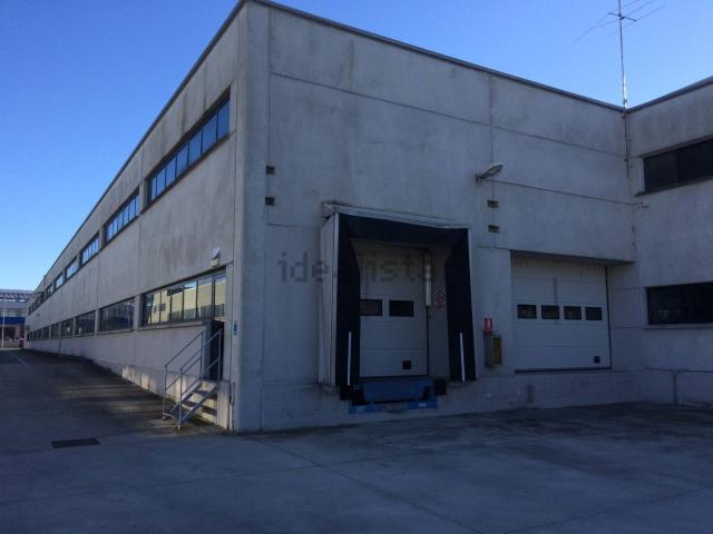 Capannone in vendita a Porta Milano, Casale Monferrato
