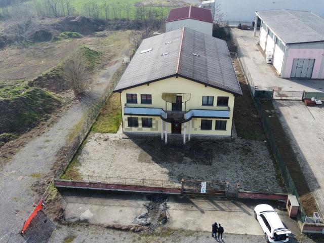 Capannone in vendita a San Cipriano Po, Lombardia