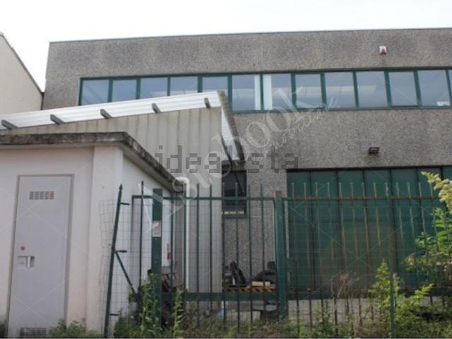 Capannone in vendita a Vedano Al Lambro, Lombardia