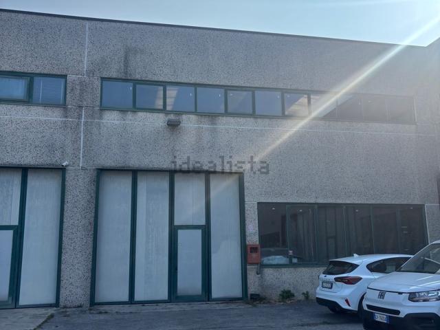 Capannone in vendita a Sarzana, La Spezia