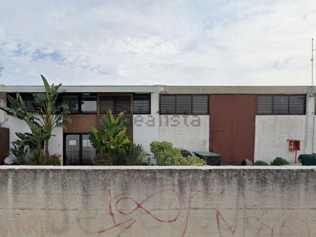 Capannone in vendita a Bisceglie, Barletta-andria-trani
