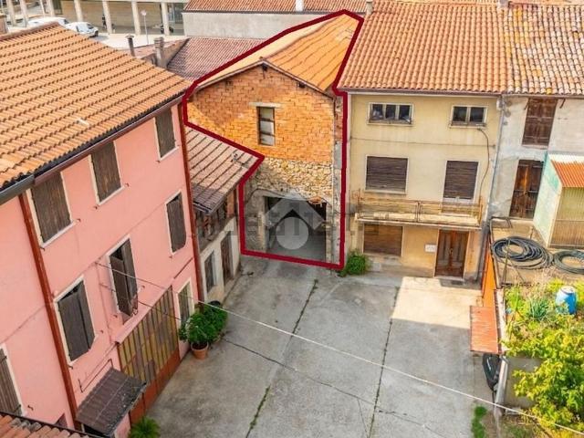 Capannone in vendita a Montecchia Di Crosara, Veneto