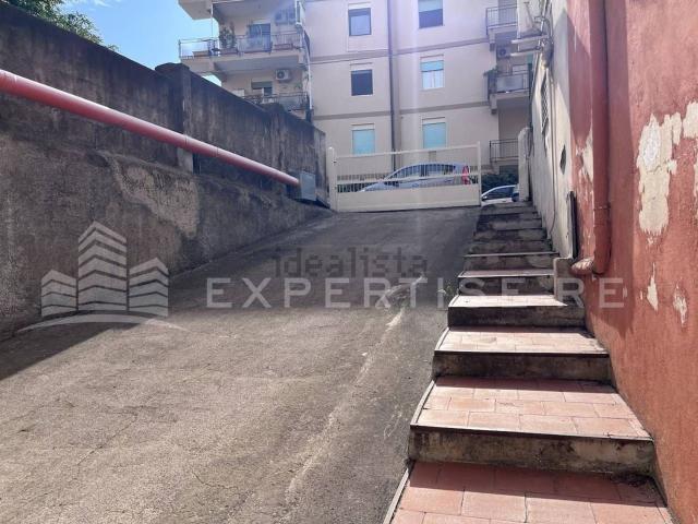 Capannone in vendita a Picanello-Ognina-Barriera-Canalicchio, Catania