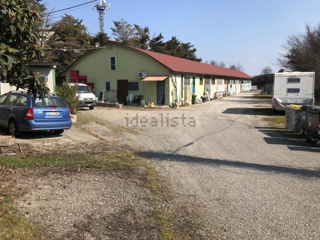 Capannone in vendita a Borgotrebbia, Piacenza