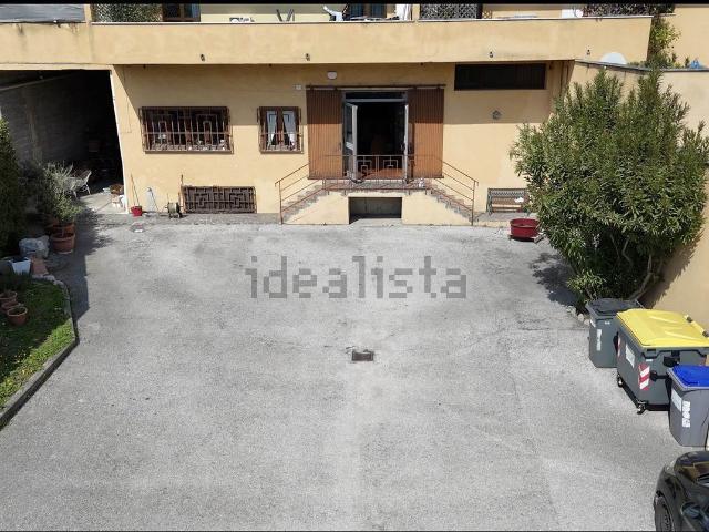 Capannone in vendita a Foligno, Umbria
