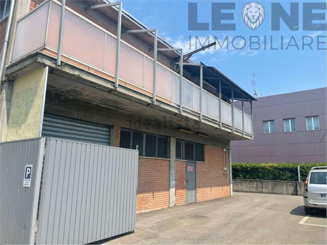 Locale Commerciale in vendita a Sant'Agnese, Modena