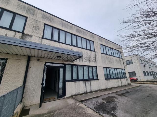 Capannone in vendita a Zona industriale Corridonia, Marche