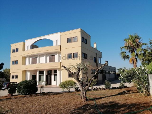 Capannone in vendita a Puglia, Lecce