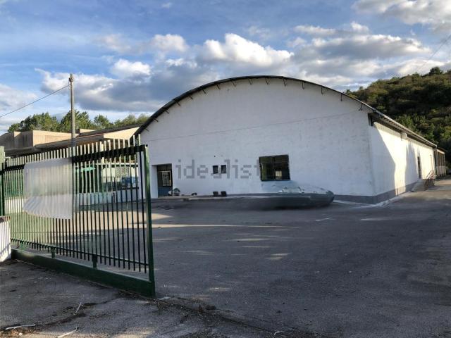 Capannone in vendita a Broccostella, Lazio