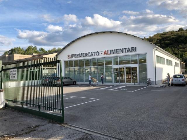 Capannone in vendita a Broccostella, Frosinone