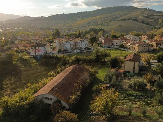 Capannone in vendita a Marche, Ancona