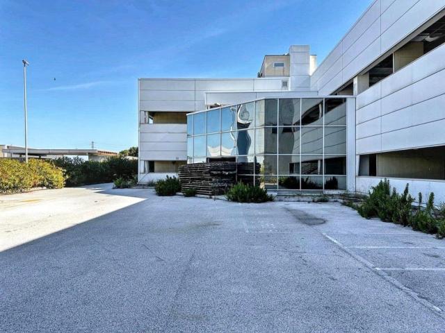 Capannone in vendita a Puglia, Bari