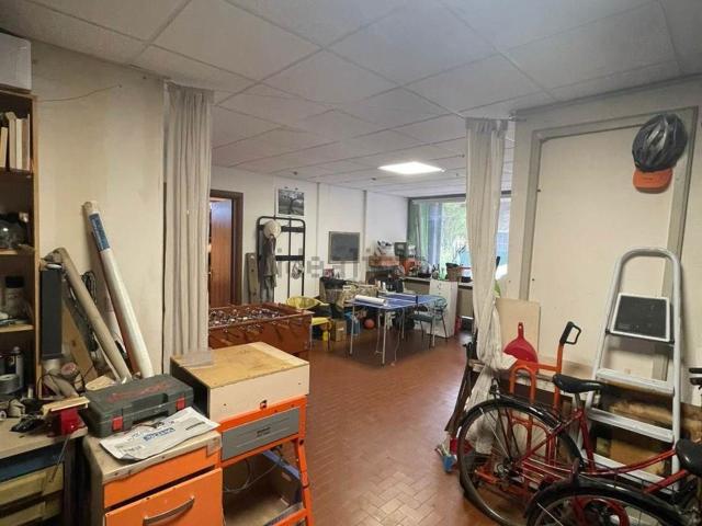 Capannone in vendita a Punta, Modena