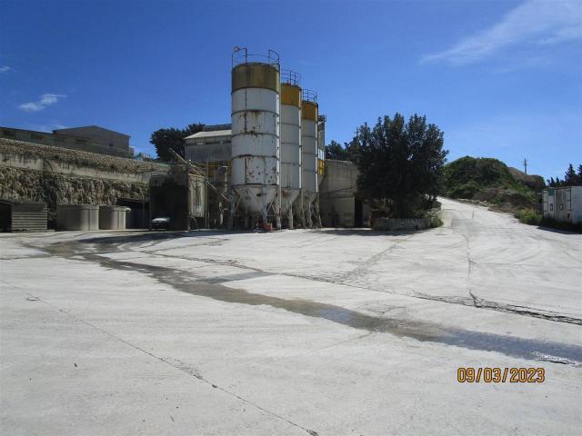 Capannone in vendita a Modica, Modica Alta Capannone in vendita a Modica, Modica Alta