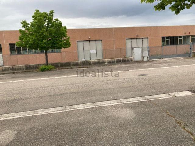 Capannone in vendita a Marche, Fermo