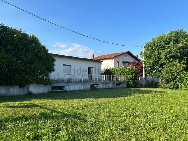 Capannone in vendita a Rosà, Veneto