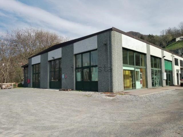 Capannone in vendita a Laino, Lombardia