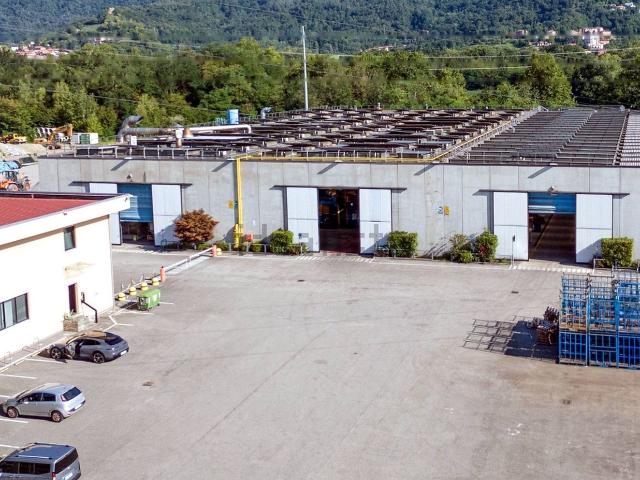 Capannone in vendita a Sotto il Monte Giovanni XXIII, Bergamo