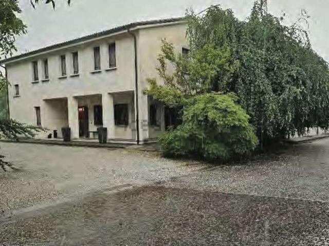 Capannone in vendita a Crocetta Del Montello, Veneto