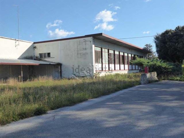 Capannone in vendita a Aviano, Friuli-Venezia Giulia